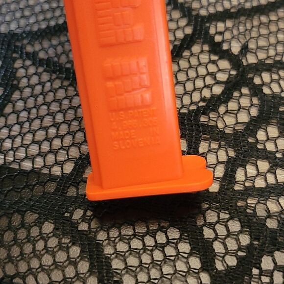 Lisa Simpson PEZ Dispenser - Picture 5 of 11